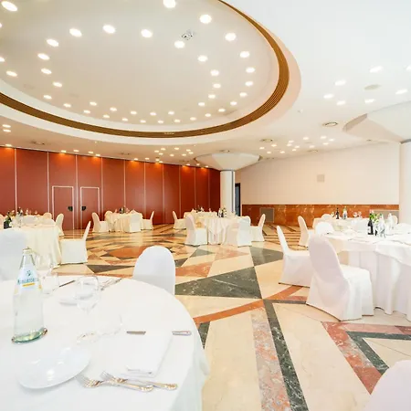 Hotell Europa 4*